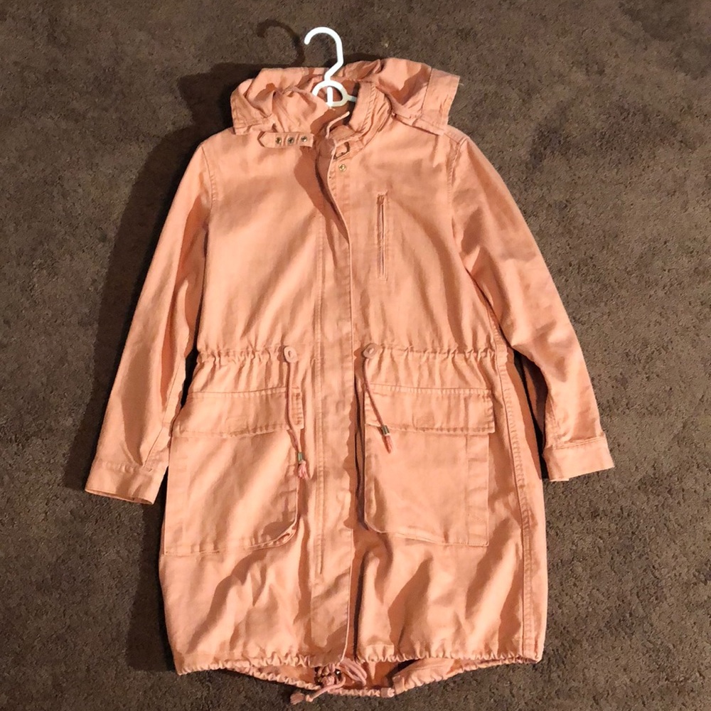 CORAL JEAN TRENCH COAT.